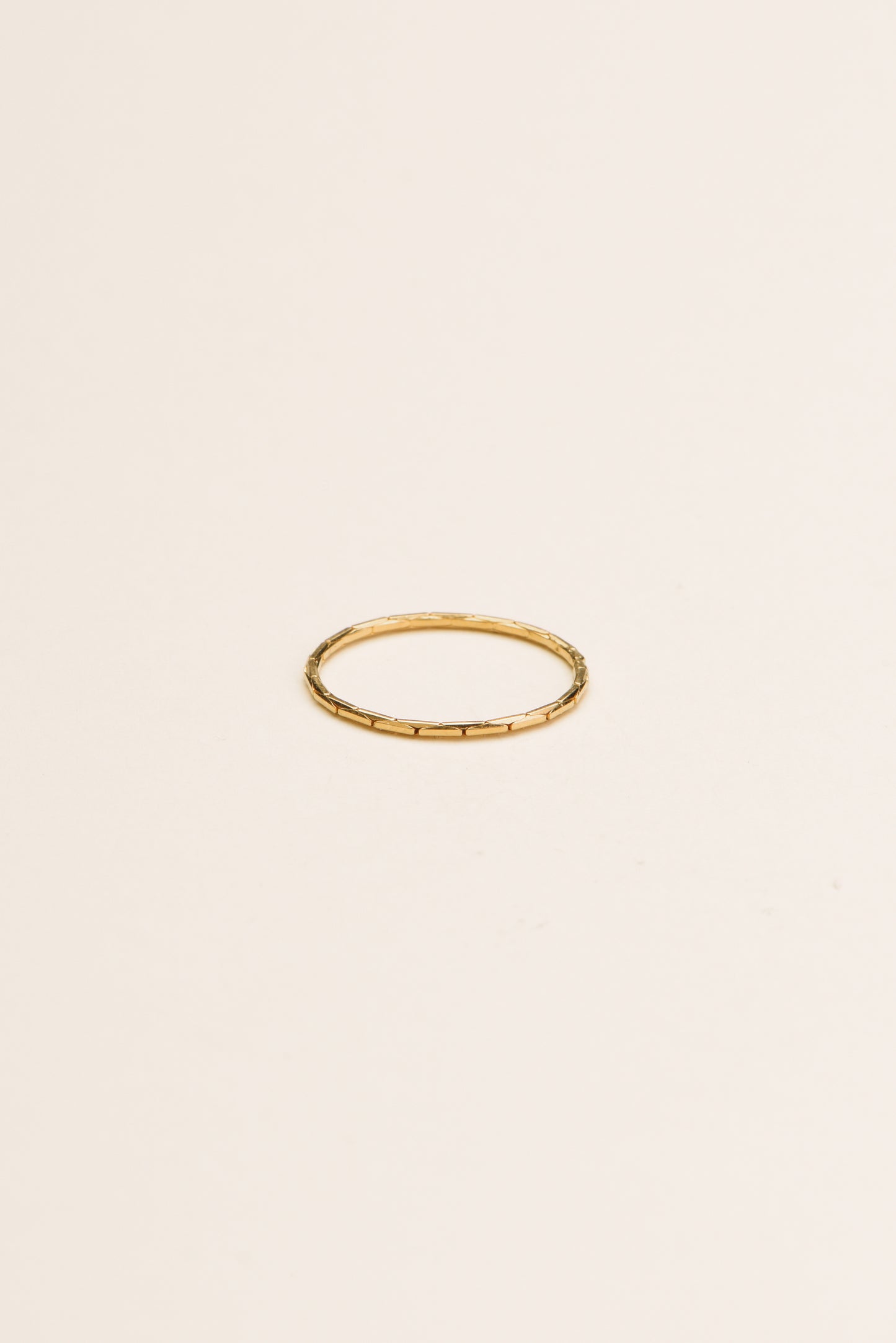 FINE LINE | Ring