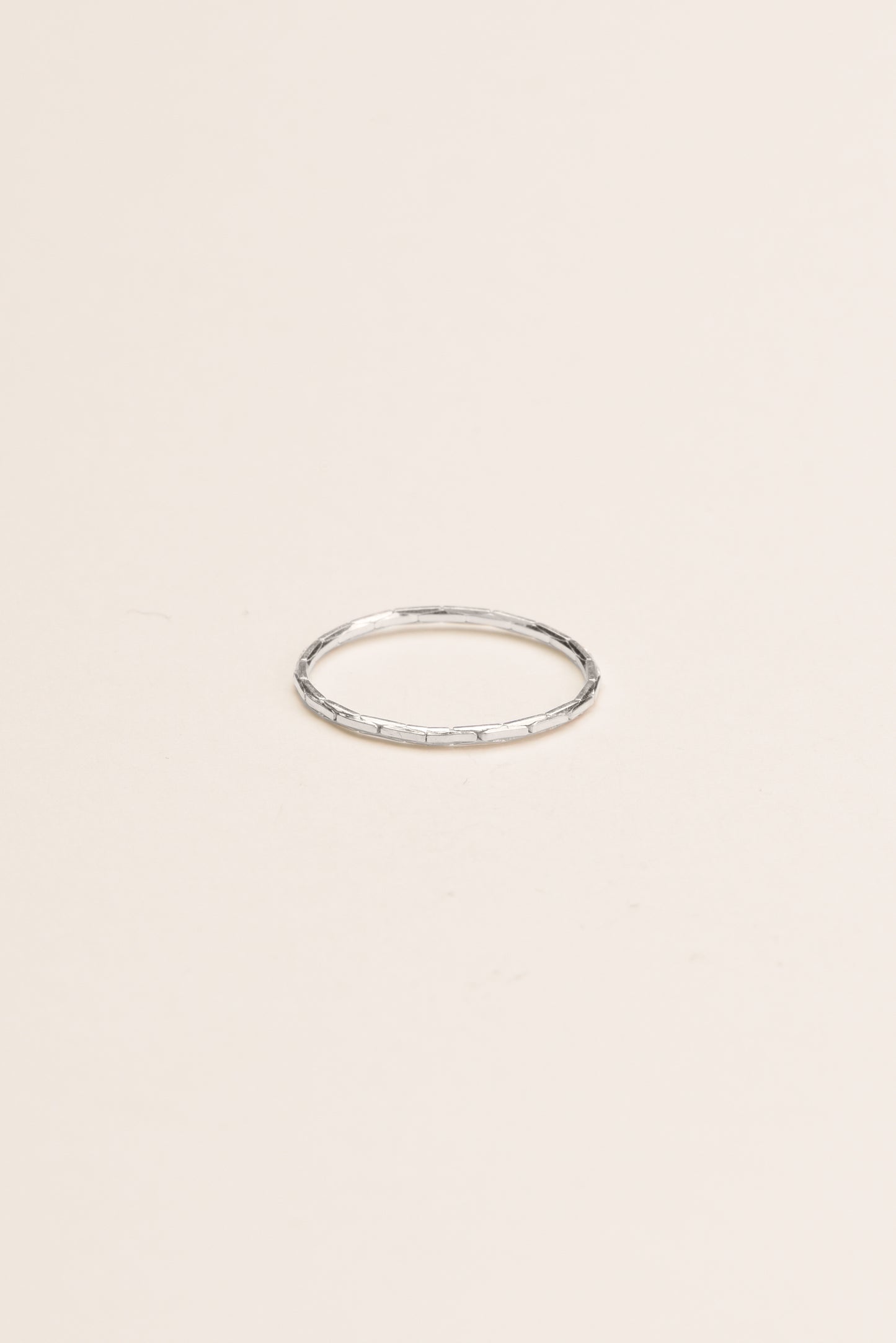 FINE LINE | Ring