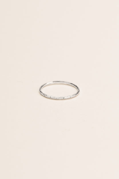 FINE LINE | Ring